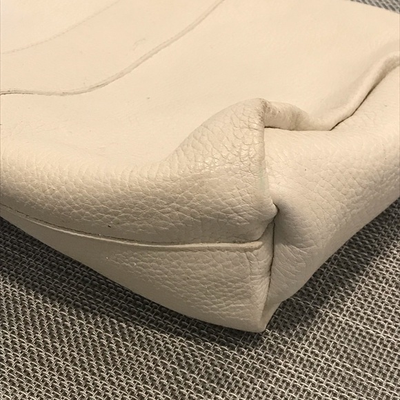 FENDI - Summer White Leather Purse - Gold Hardware - Picture 2 of 6